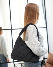 Женская сумка «Рут» черный кубик