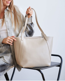 Женская сумка «Бритни» бежевая
